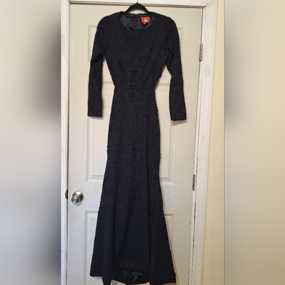 ML Monique Lhuillier Gown